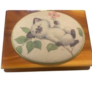 Vintage cedar wood box kitten trinkets jewelry